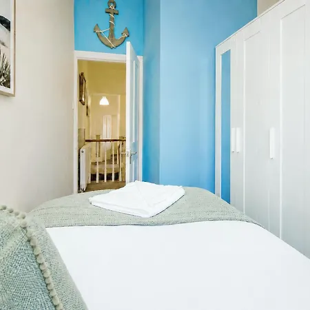 The Townhouse - Uk37120